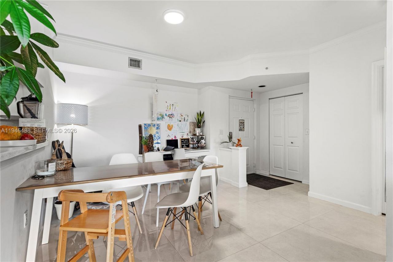 17150 N Bay Rd, Unit 2707, Sunny Isles Beach, FL 33160 Photo