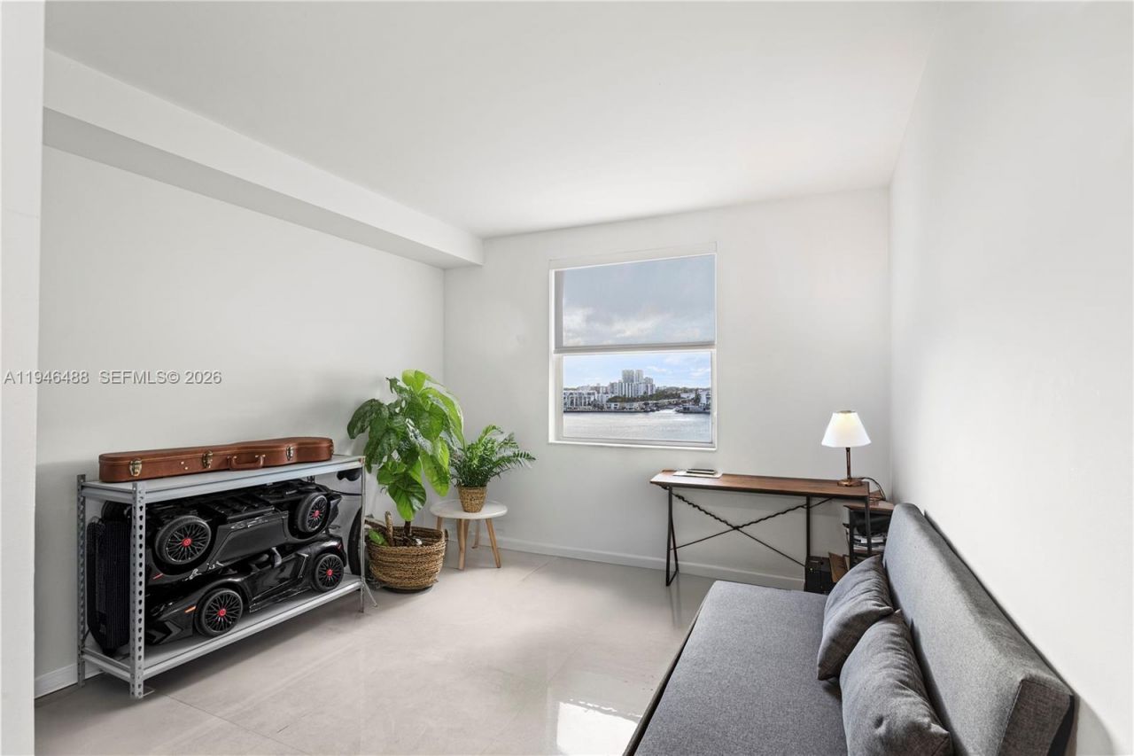 17150 N Bay Rd, Unit 2707, Sunny Isles Beach, FL 33160 Photo