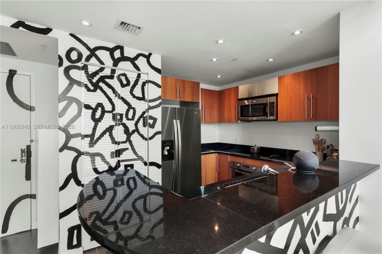 300 S Biscayne Blvd, Unit L-626, Miami, FL 33131 Photo