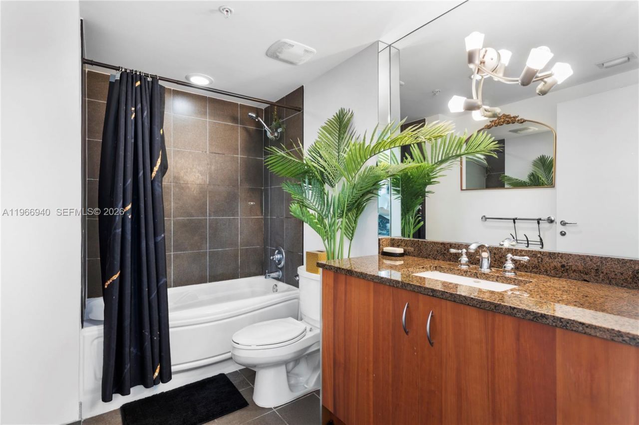 300 S Biscayne Blvd, Unit L-626, Miami, FL 33131 Photo