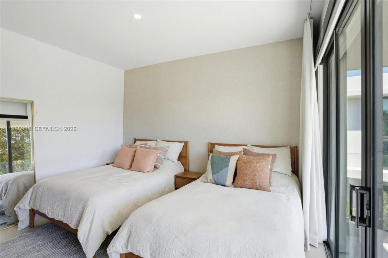 4354 Alton Rd, Miami Beach, FL 33140 Photo