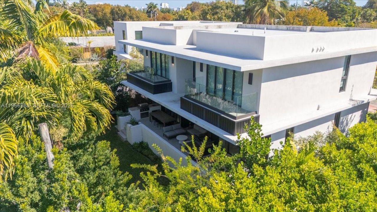 4354 Alton Rd, Miami Beach, FL 33140 Photo