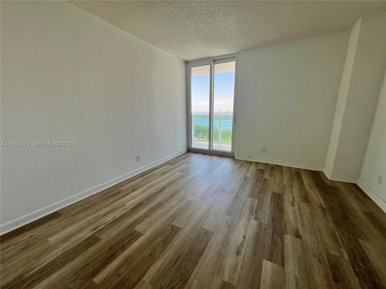 100 Bayview Dr , Unit 1418, Sunny Isles Beach, FL 33160 Photo