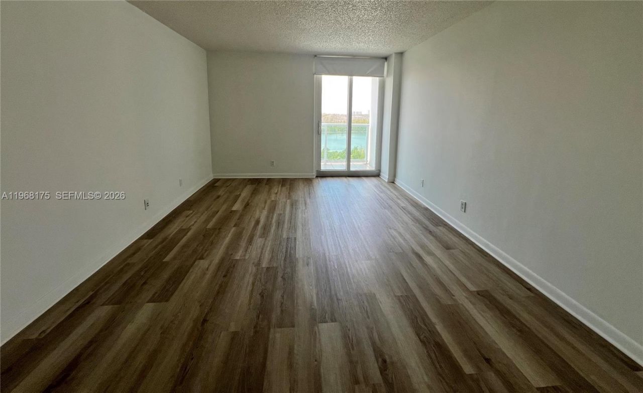 100 Bayview Dr , Unit 1418, Sunny Isles Beach, FL 33160 Photo