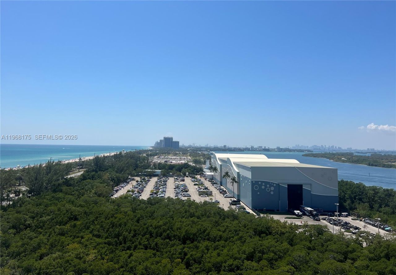100 Bayview Dr , Unit 1418, Sunny Isles Beach, FL 33160 Photo