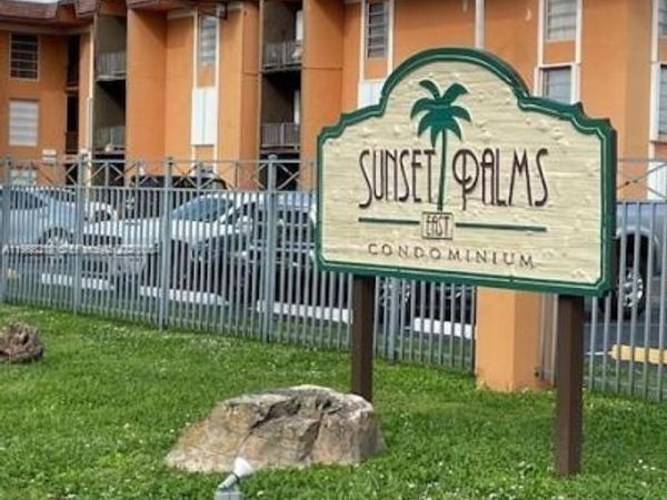 9417 SW 76th St, Unit X15, Miami, FL 33173