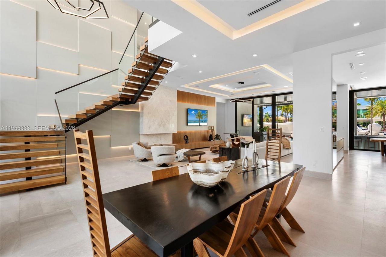 22 Isla Bahia Dr , Fort Lauderdale, FL 33316 Photo