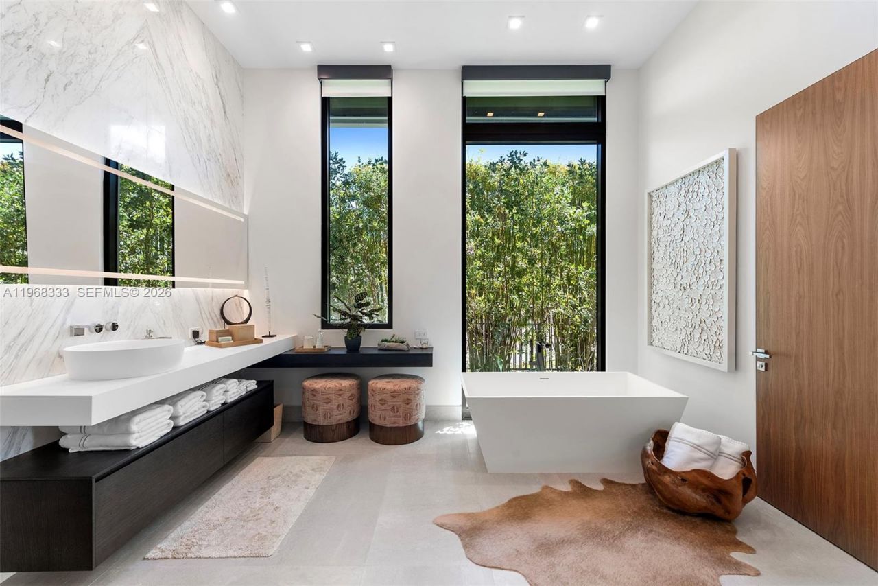 22 Isla Bahia Dr , Fort Lauderdale, FL 33316 Photo