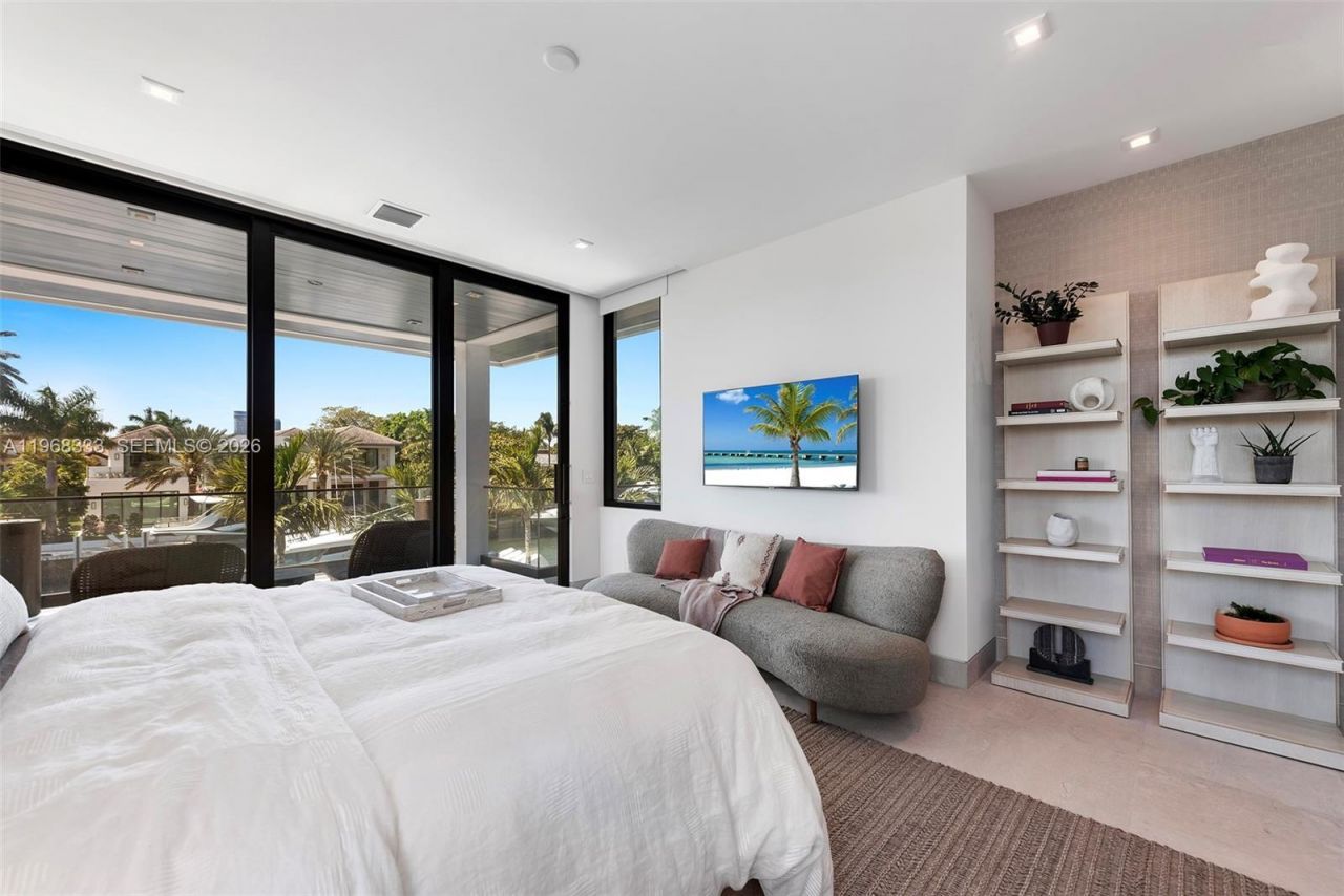 22 Isla Bahia Dr , Fort Lauderdale, FL 33316 Photo