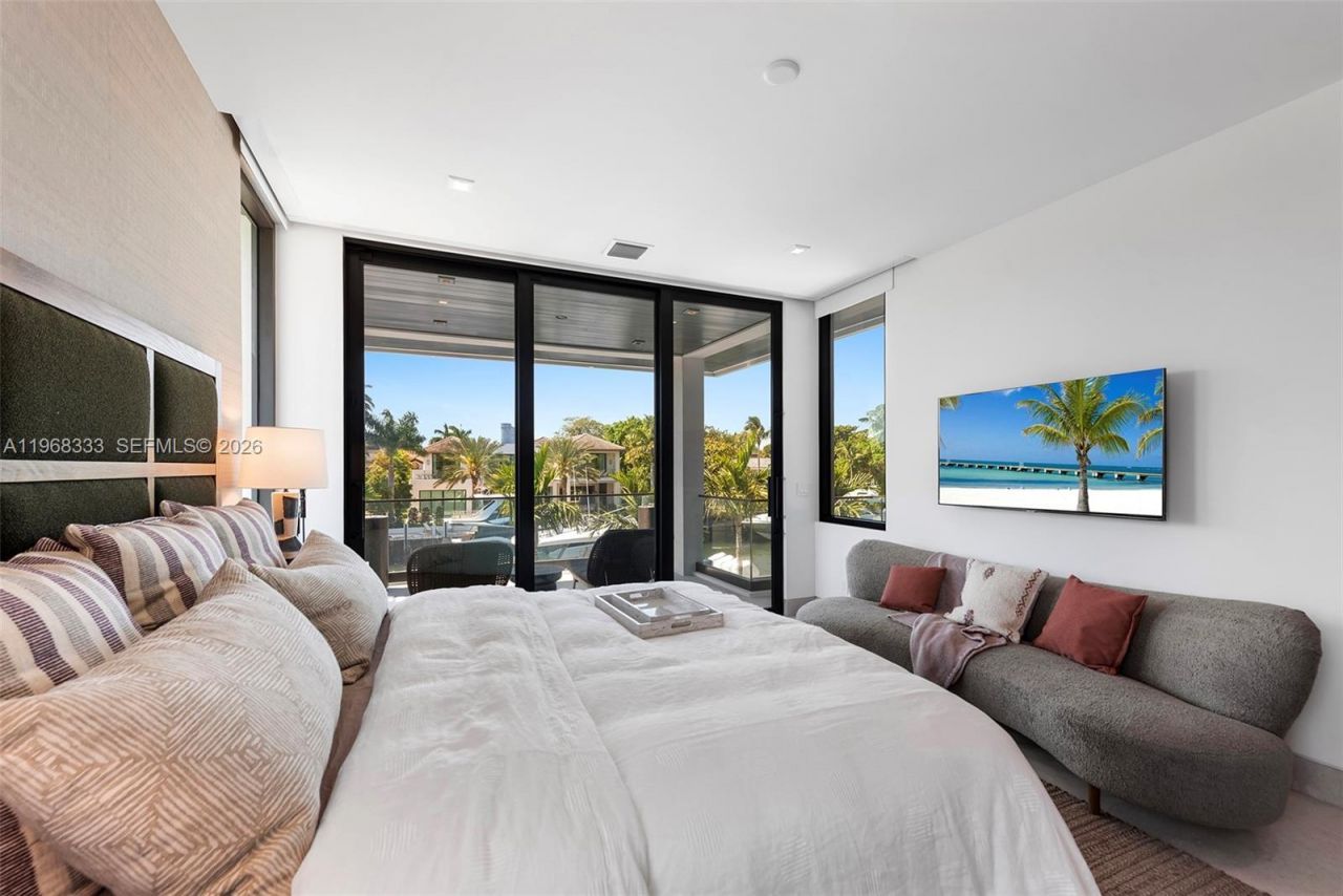 22 Isla Bahia Dr , Fort Lauderdale, FL 33316 Photo