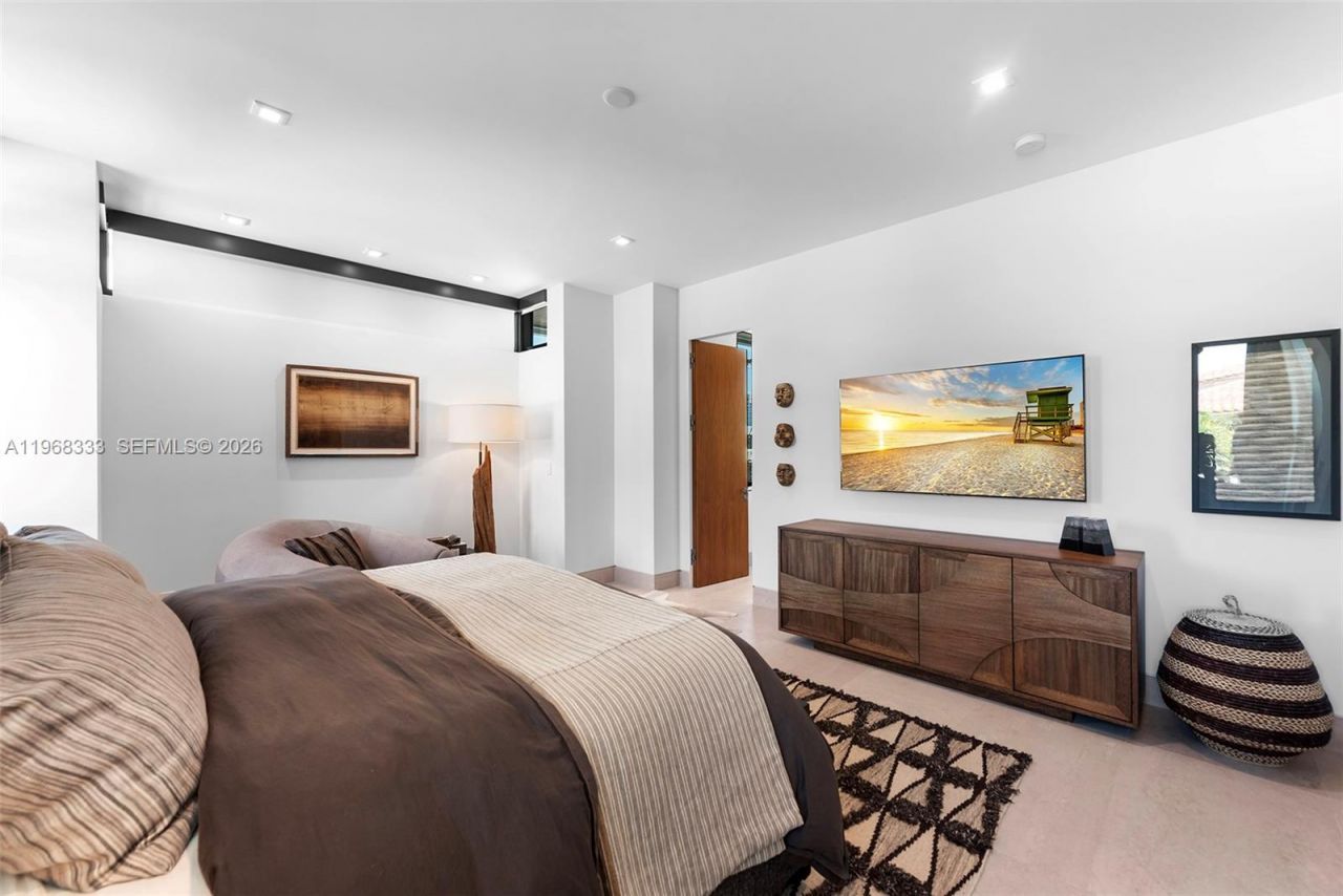 22 Isla Bahia Dr , Fort Lauderdale, FL 33316 Photo