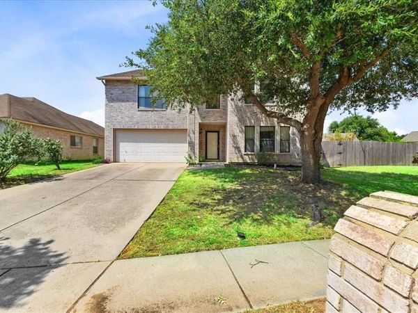 5253 Chessie Circle, Haltom City, TX 76137