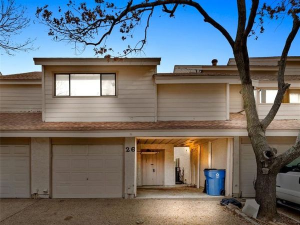 26 Oakbrook Drive, Lewisville, TX 75057