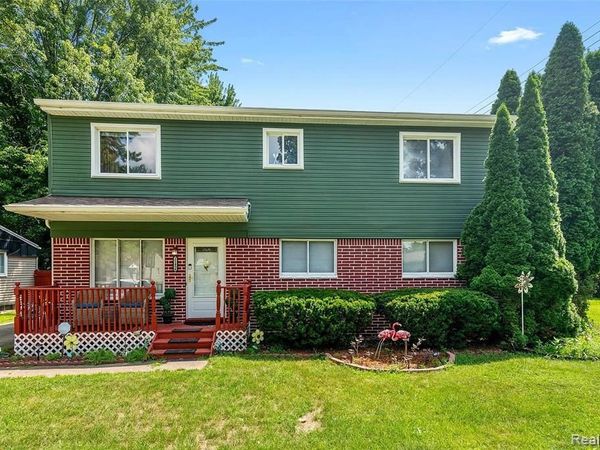 21456 Flanders Street, Farmington Hills, MI 48335