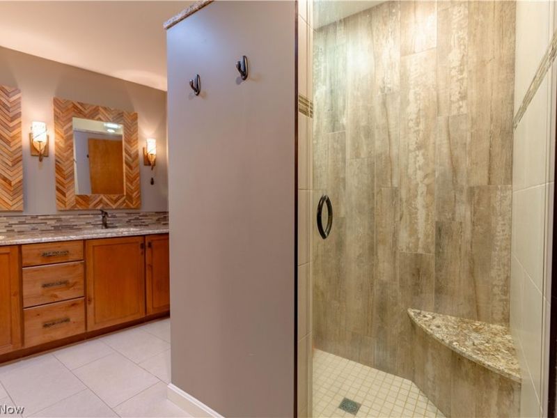 4387 Point Comfort Drive, New Franklin, OH 44319 Photo 22