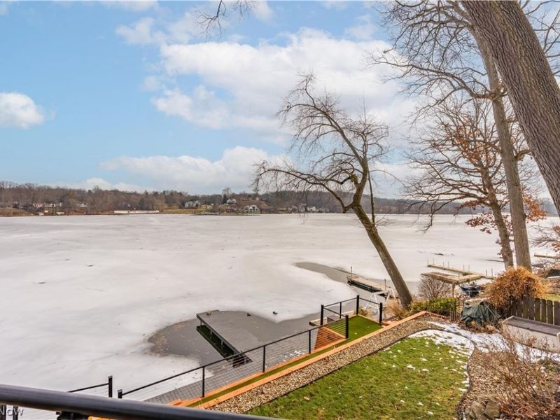 4387 Point Comfort Drive, New Franklin, OH 44319 Photo 46