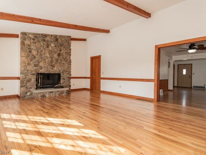 1677 Hawthorne Drive, Cleveland, OH 44124 Photo 13