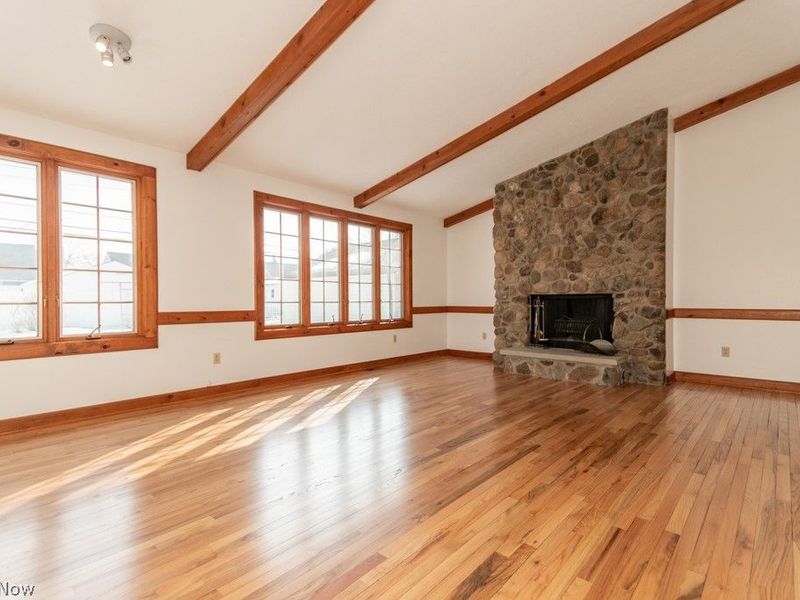 1677 Hawthorne Drive, Cleveland, OH 44124 Photo 14