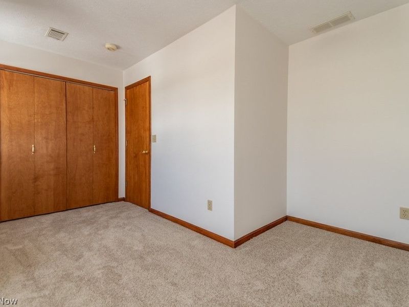 1677 Hawthorne Drive, Cleveland, OH 44124 Photo 25