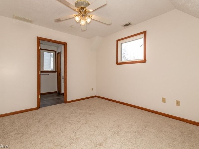 1677 Hawthorne Drive, Cleveland, OH 44124 Photo 31