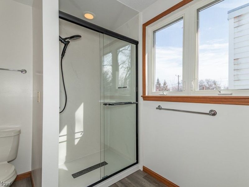 1677 Hawthorne Drive, Cleveland, OH 44124 Photo 35