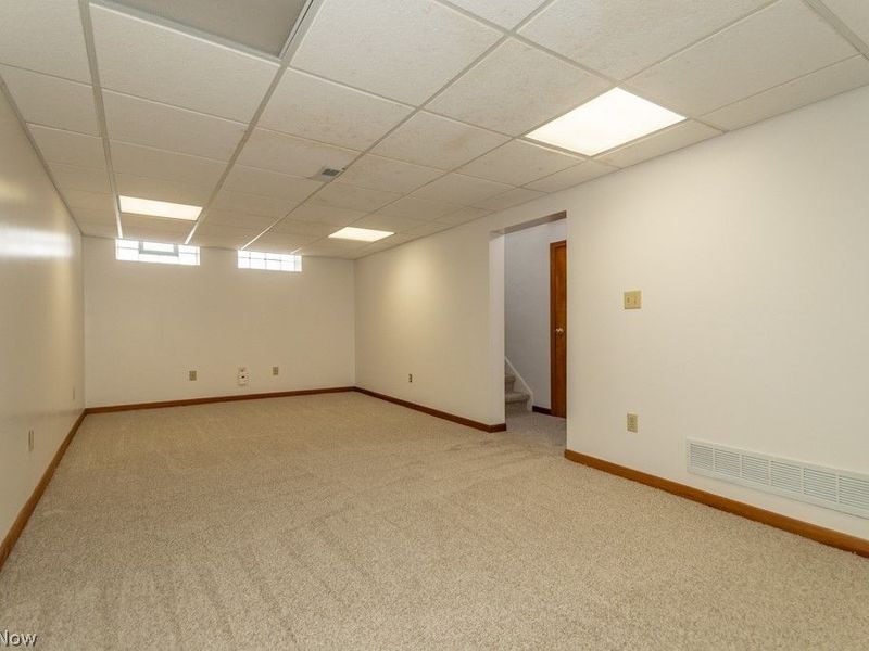 1677 Hawthorne Drive, Cleveland, OH 44124 Photo 42