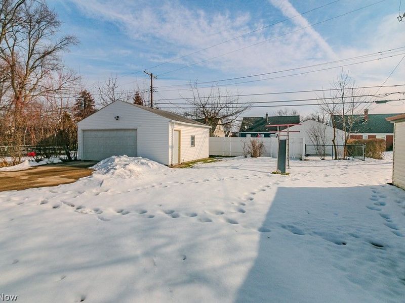 1677 Hawthorne Drive, Cleveland, OH 44124 Photo 49