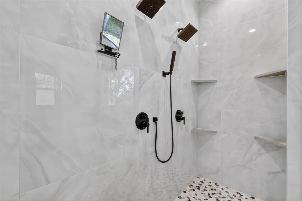 2898 Ann Rou Road, Tavares, FL 32778 Photo