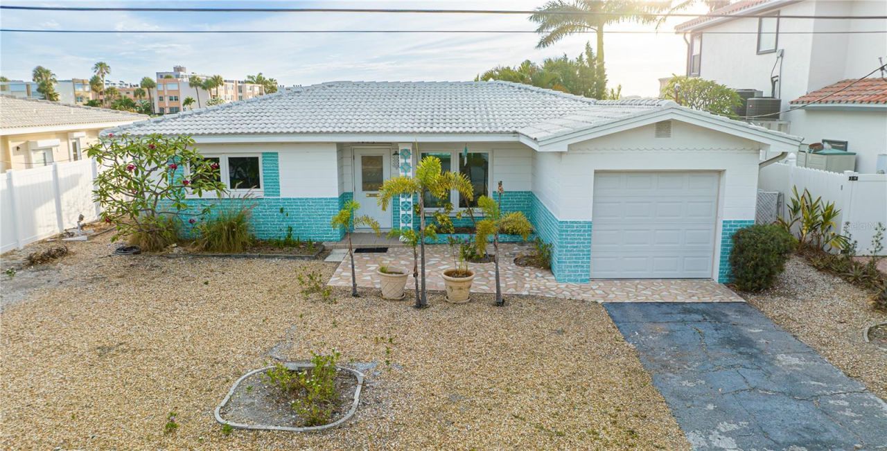 1425 Corey Way S, South Pasadena, FL 33707 Photo