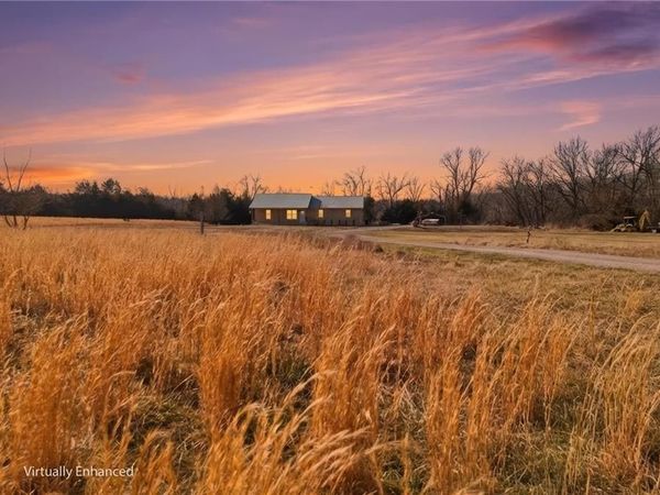 2274 Iowa Road, Ottawa, KS 66067