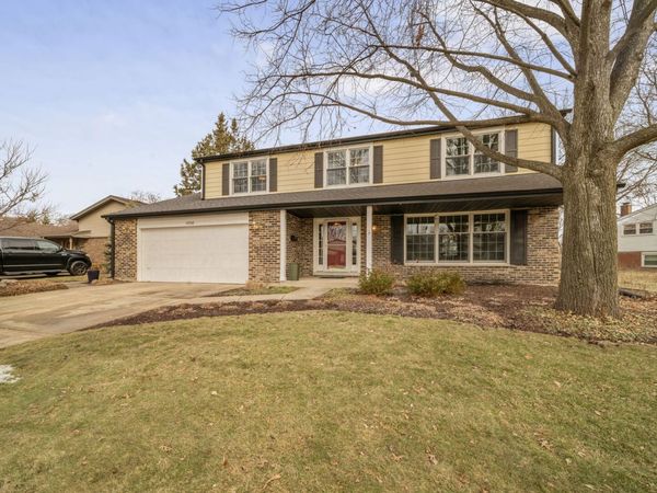 1530 E Fleming Drive S, Arlington Heights, IL 60004