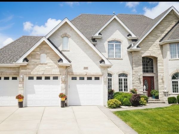 7650 Pineview Lane, Frankfort, IL 60423