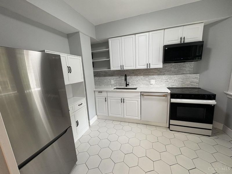 923 Rogers Place, Cincinnati, OH 45206 Photo 2
