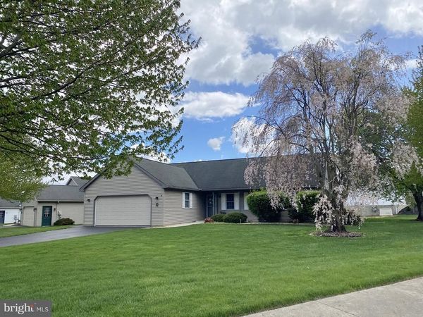 36 ROSEMONT DRIVE, MYERSTOWN, PA 17067