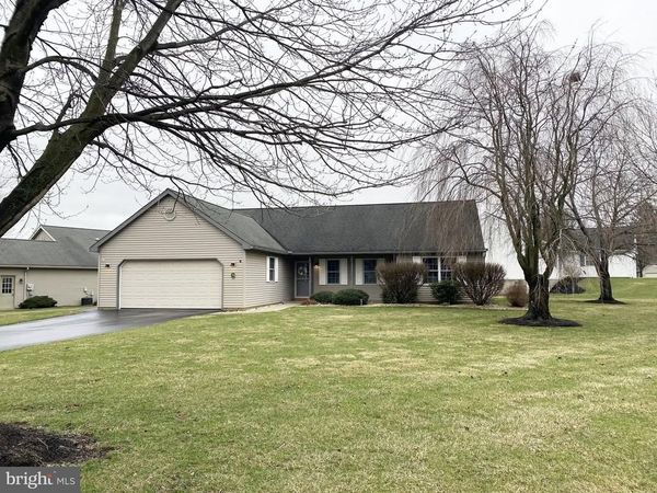 36 ROSEMONT DRIVE, MYERSTOWN, PA 17067