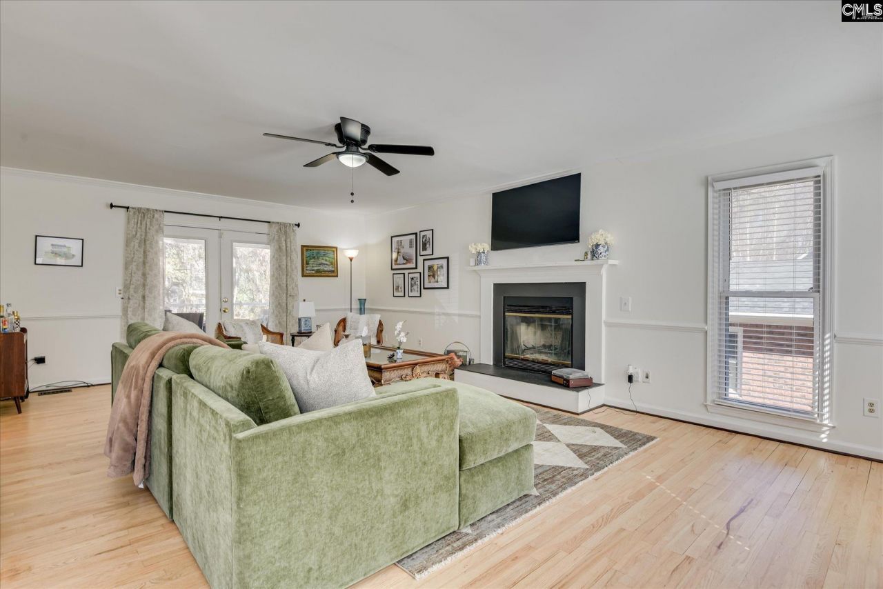 109 E Sparrowood Run Photo 5