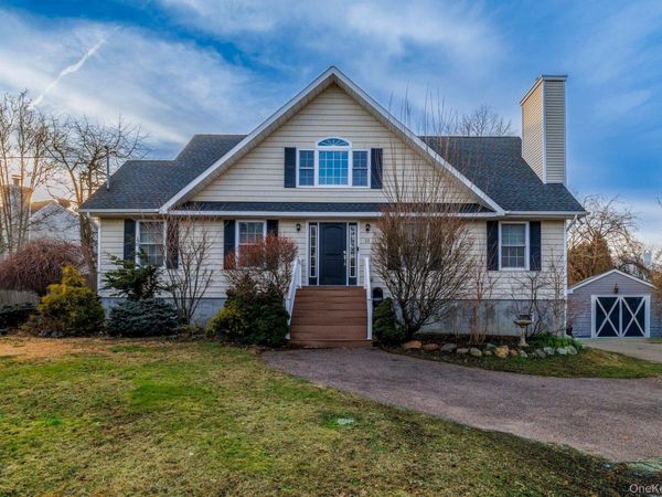 12 Summit Street, East Patchogue, NY 11772