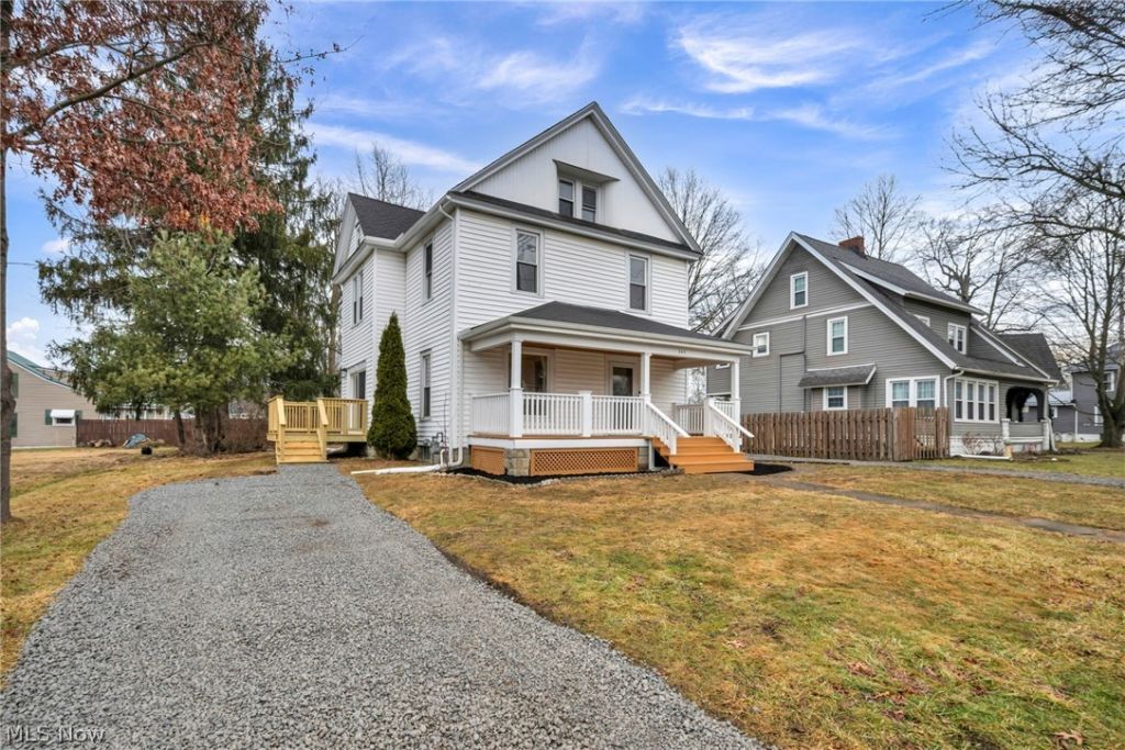 245 Arlington Boulevard, Newton Falls, OH 44444 Main Photo