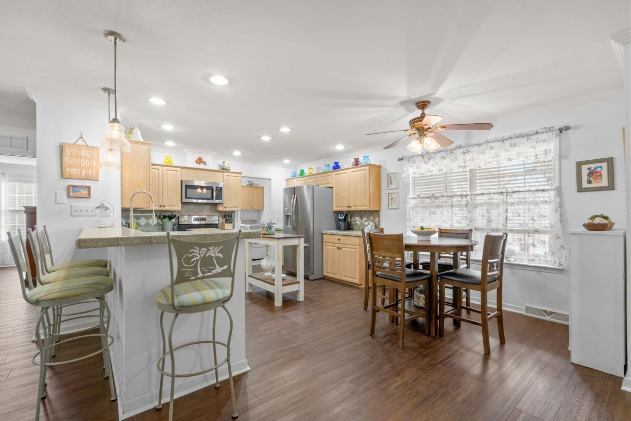 187 Lakeside Crossing Dr. Photo 14