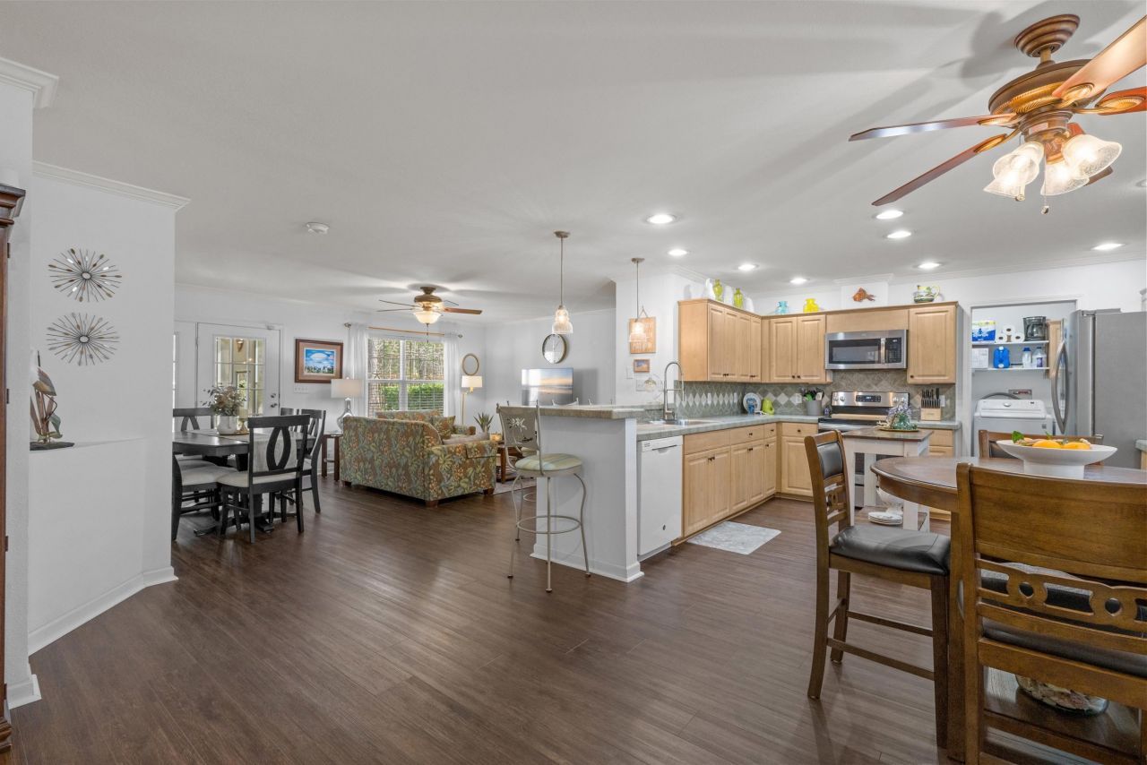 187 Lakeside Crossing Dr. Photo 7