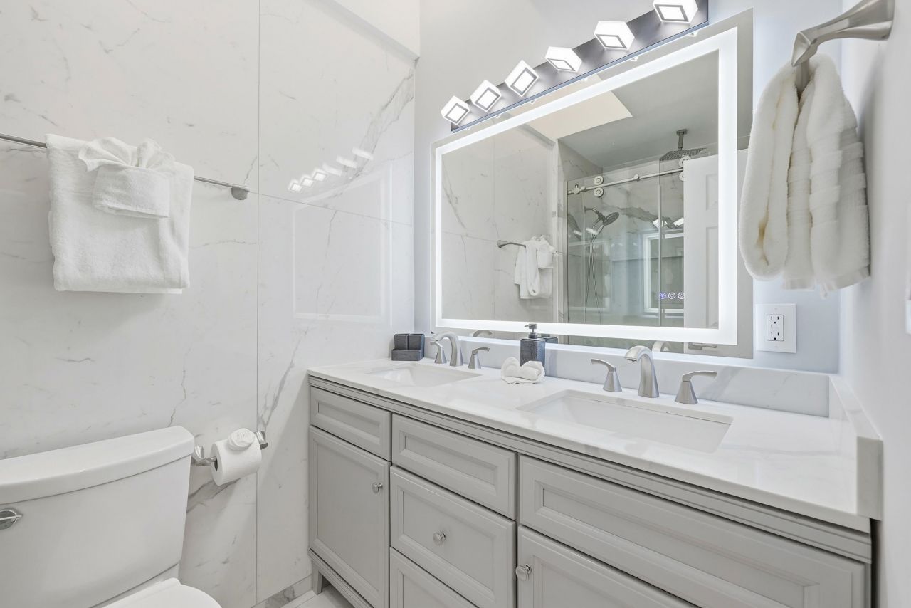 300 Lyons Cove Dr. Photo 17