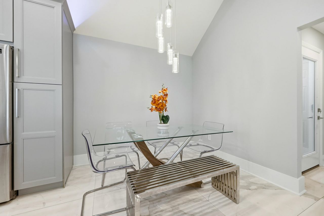 300 Lyons Cove Dr. Photo 7