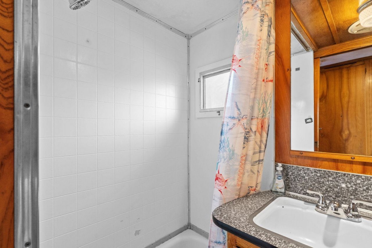 6001-1260 S Kings Hwy.  Photo 15