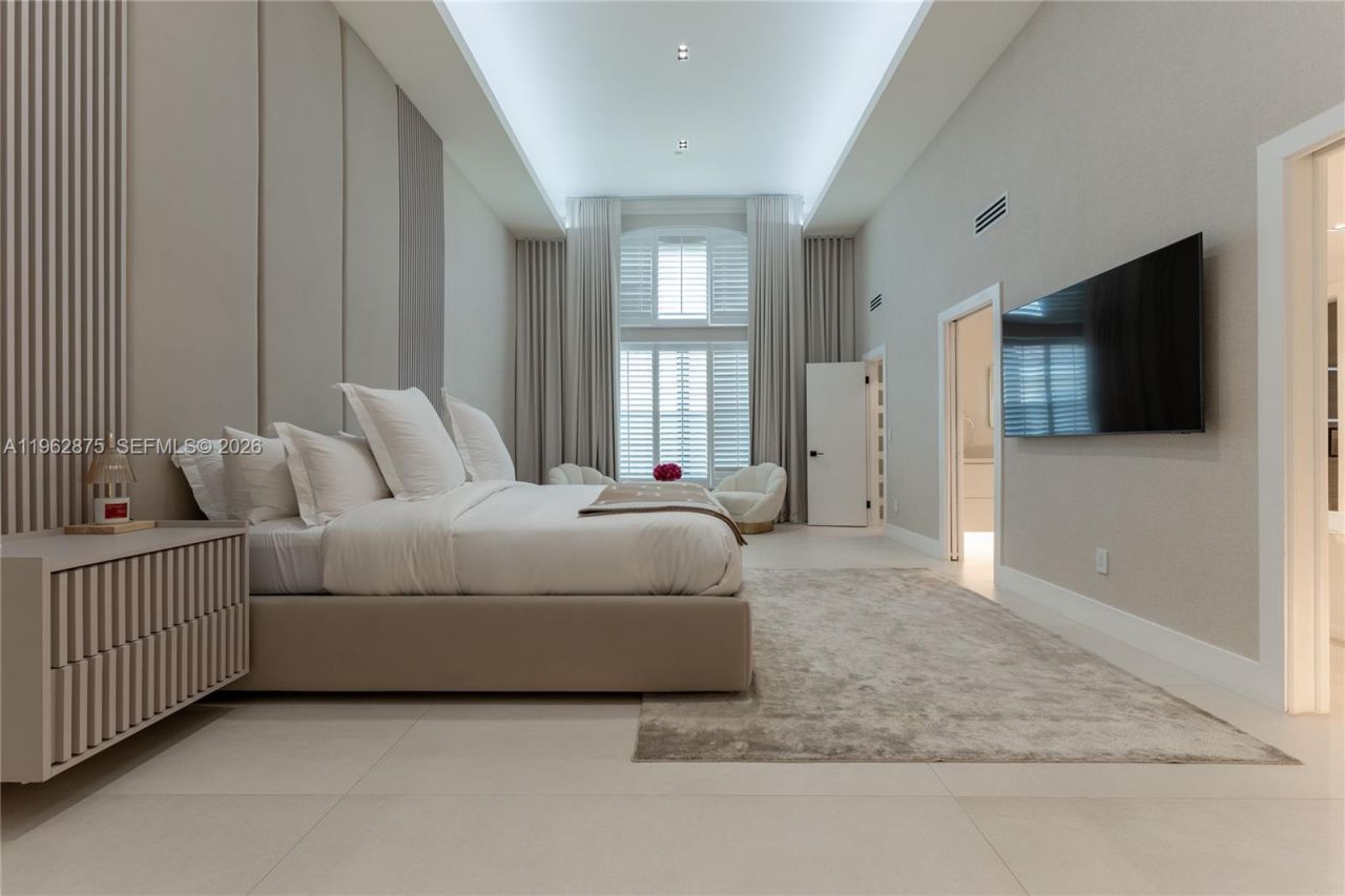 7300 SW 77th Ave , Miami, FL 33143 Photo