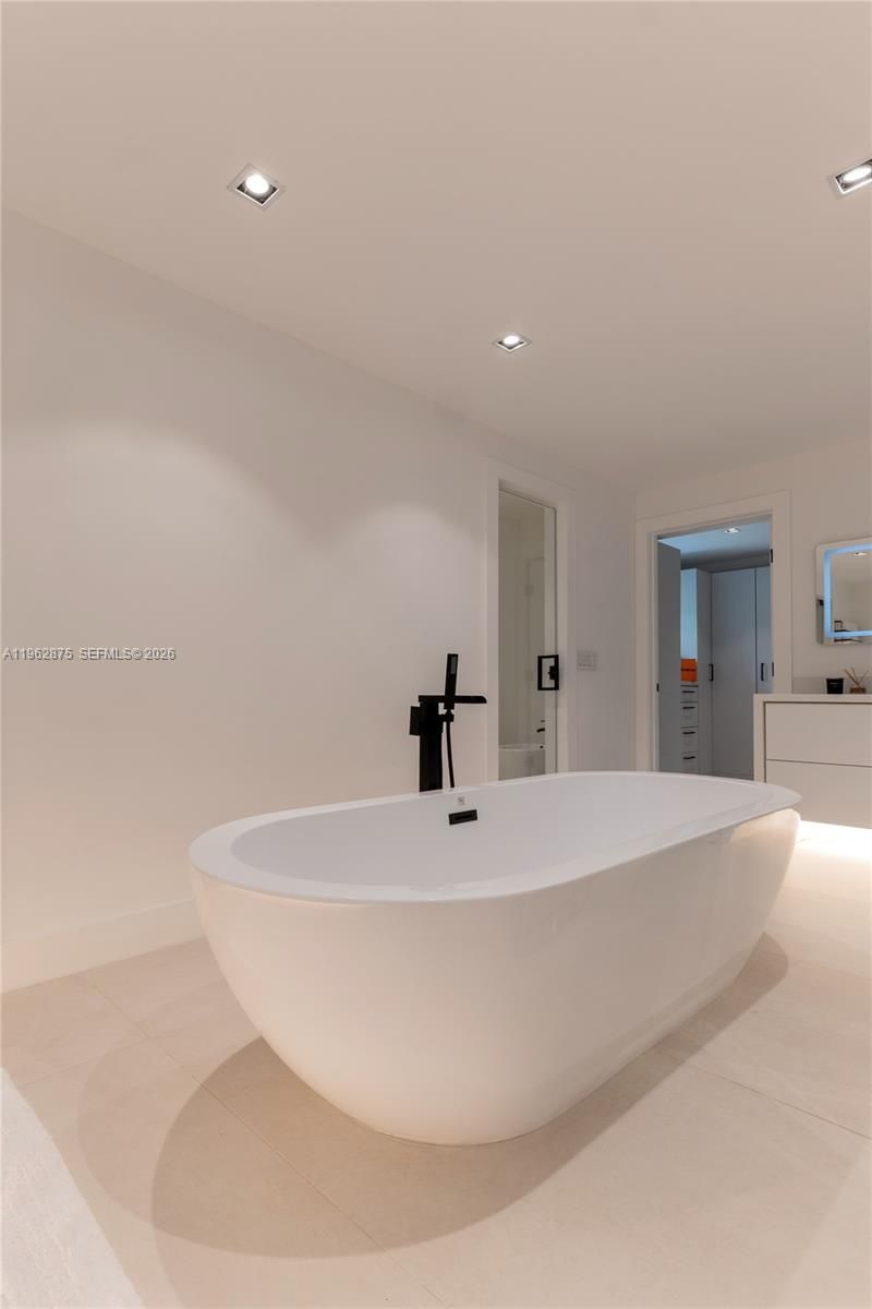 7300 SW 77th Ave , Miami, FL 33143 Photo