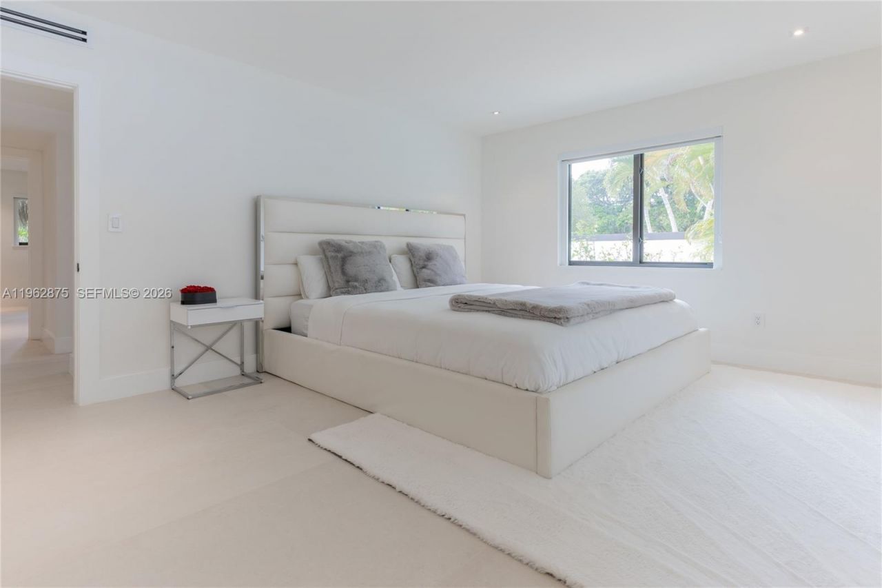 7300 SW 77th Ave , Miami, FL 33143 Photo