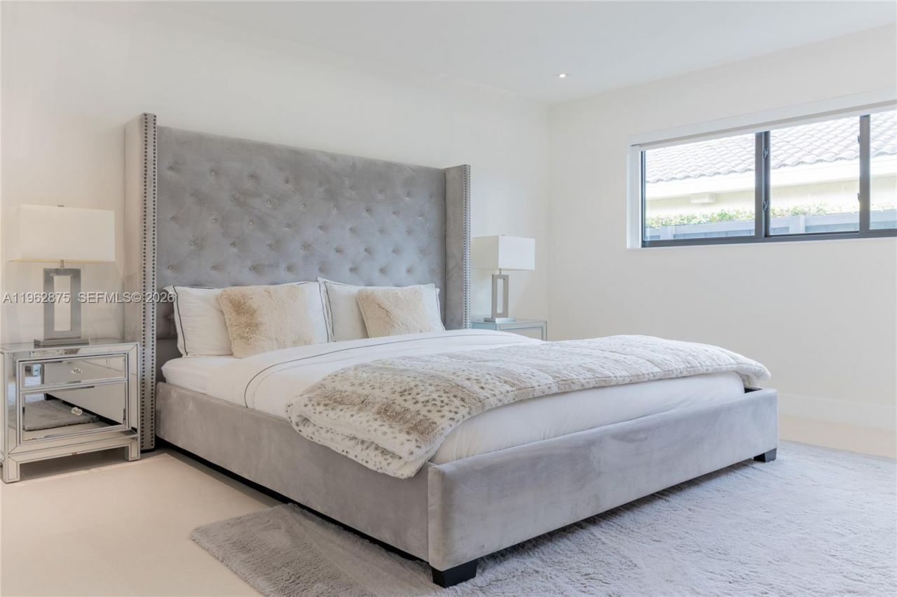 7300 SW 77th Ave , Miami, FL 33143 Photo