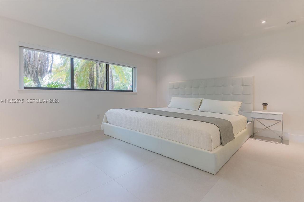 7300 SW 77th Ave , Miami, FL 33143 Photo