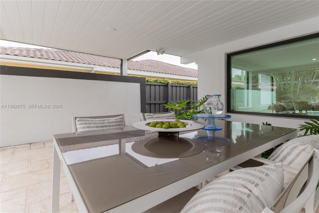 7300 SW 77th Ave , Miami, FL 33143 Photo