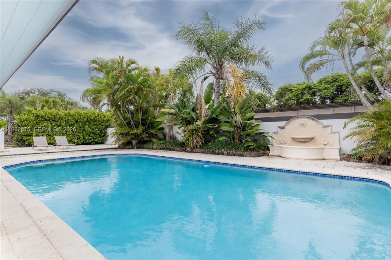 7300 SW 77th Ave , Miami, FL 33143 Photo